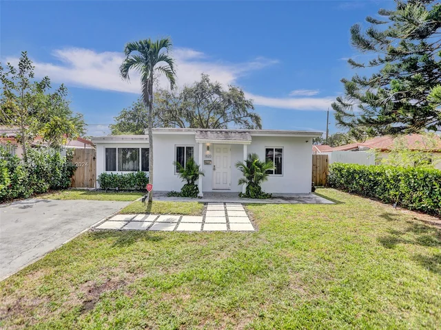 1820 NE 182nd St, North Miami Beach FL 33162