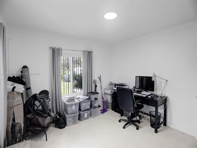 1820 NE 182nd St, North Miami Beach FL 33162