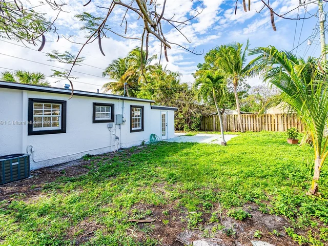 2680 NE 12th Ave, Pompano Beach FL 33064