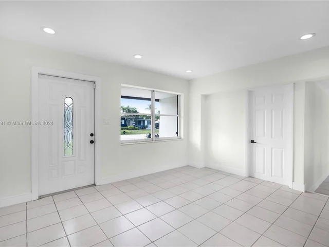 2680 NE 12th Ave, Pompano Beach FL 33064