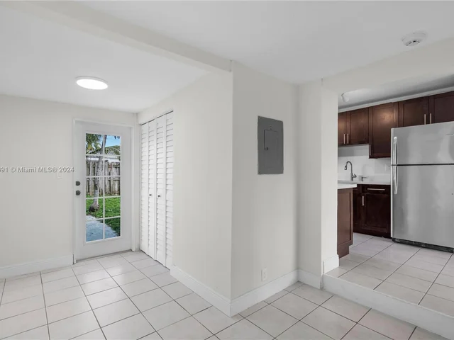 2680 NE 12th Ave, Pompano Beach FL 33064