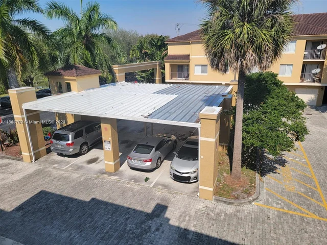 741 N Pine Island Rd # 308, Plantation FL 33324