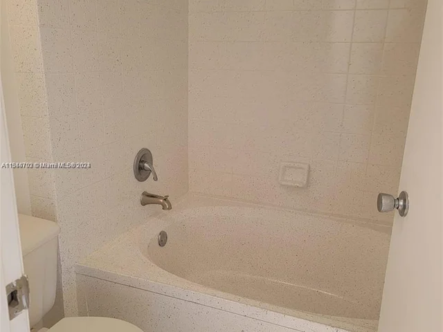 741 N Pine Island Rd # 308, Plantation FL 33324