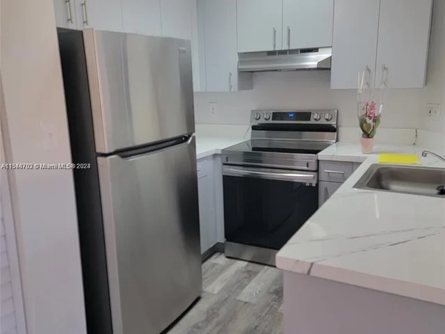 741 N Pine Island Rd # 308, Plantation FL 33324