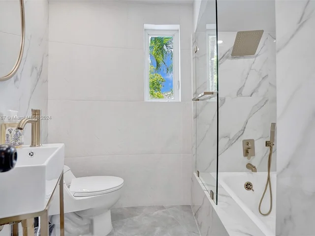 6355 Lagorce Dr, Miami Beach FL 33141