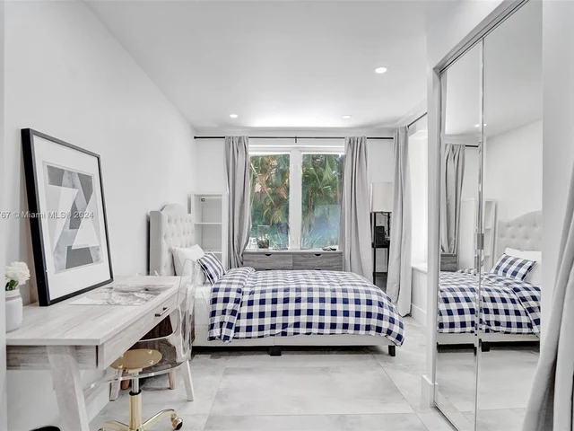 6355 Lagorce Dr, Miami Beach FL 33141