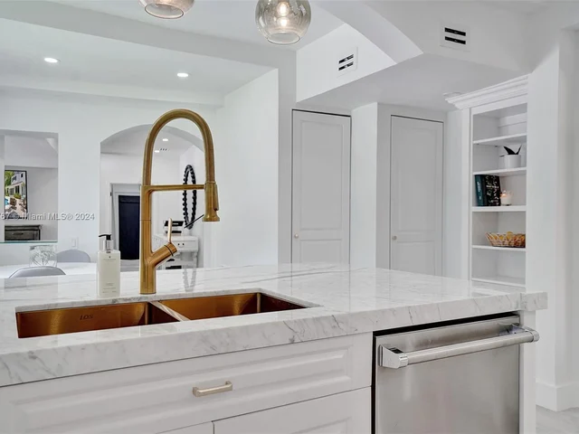 6355 Lagorce Dr, Miami Beach FL 33141