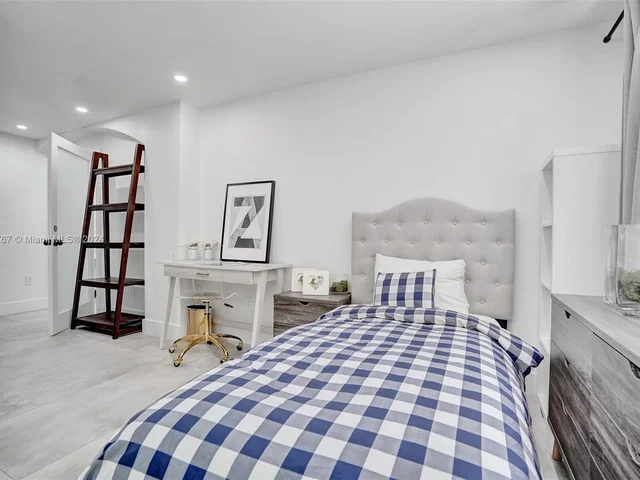 6355 Lagorce Dr, Miami Beach FL 33141