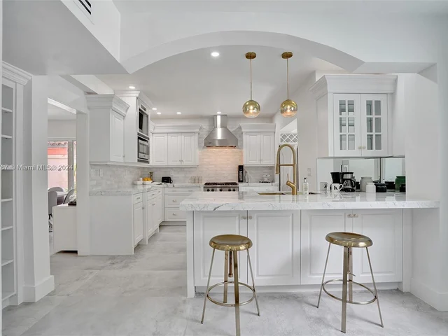 6355 Lagorce Dr, Miami Beach FL 33141