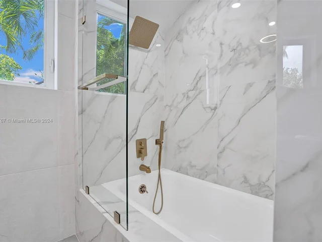 6355 Lagorce Dr, Miami Beach FL 33141