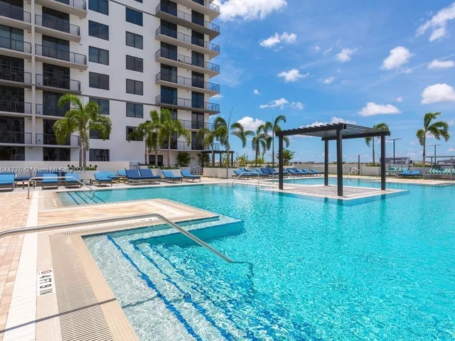 5250 NW 84th Ave, Doral FL 33166