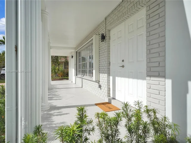 1861 NW 36th St, Oakland Park FL 33309