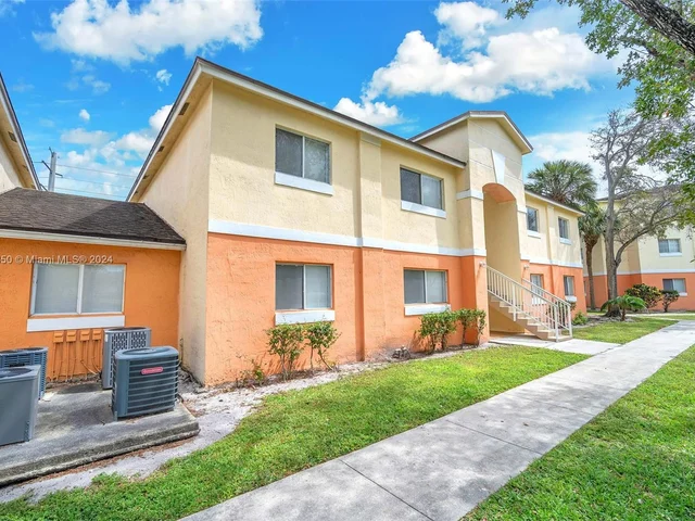 3630 N 56th Ave # 323, Hollywood FL 33021