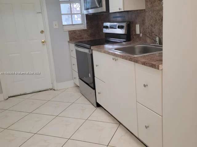 1430 NE 170th St # 221, North Miami Beach FL 33162