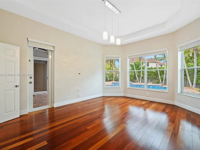 2012 Harbor View Cir, Weston FL 33327