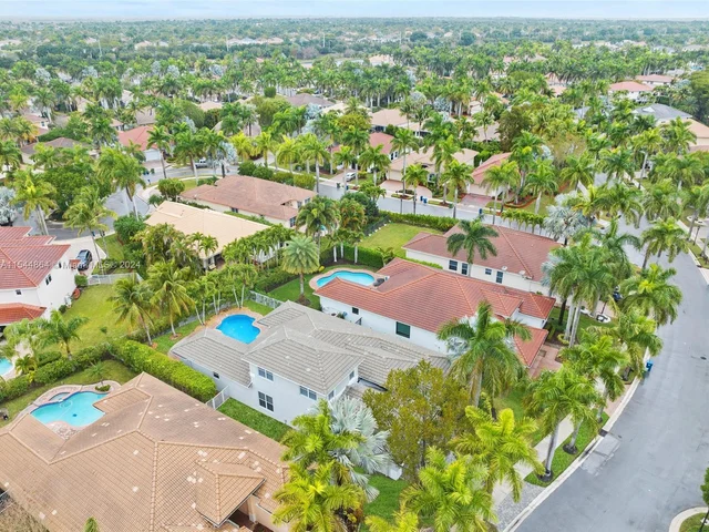 2012 Harbor View Cir, Weston FL 33327