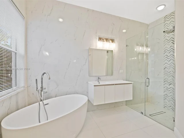 2012 Harbor View Cir, Weston FL 33327