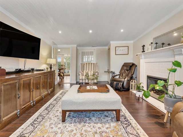 5558 SW 89th Pl, Miami FL 33165