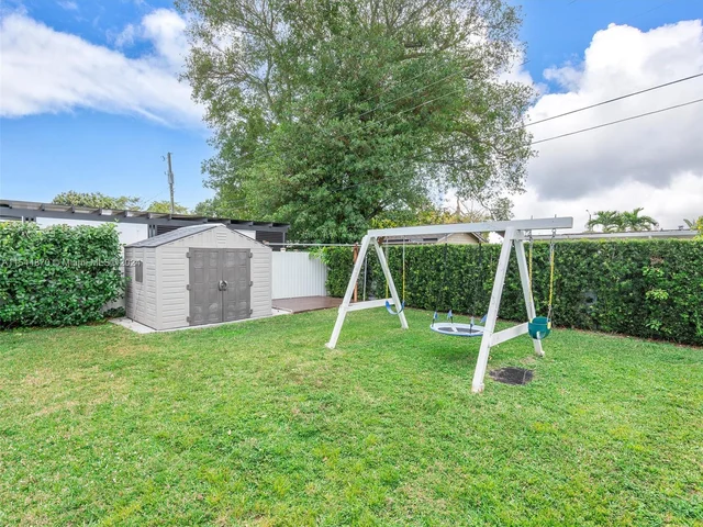 5558 SW 89th Pl, Miami FL 33165