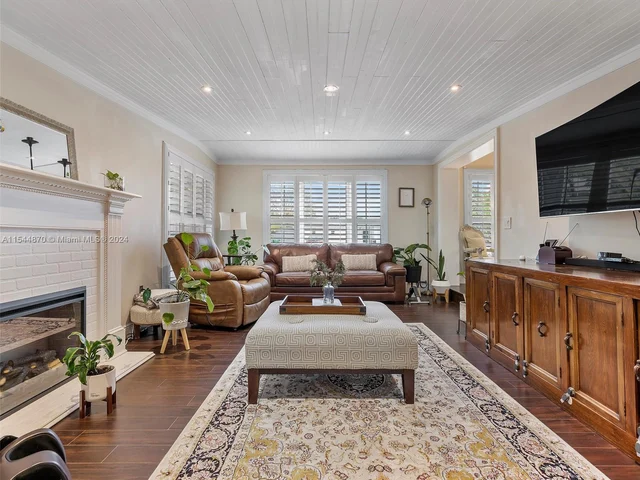 5558 SW 89th Pl, Miami FL 33165