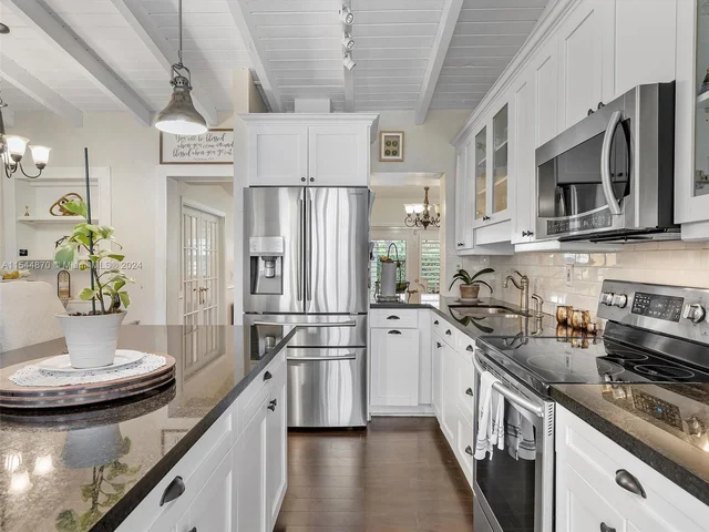 5558 SW 89th Pl, Miami FL 33165