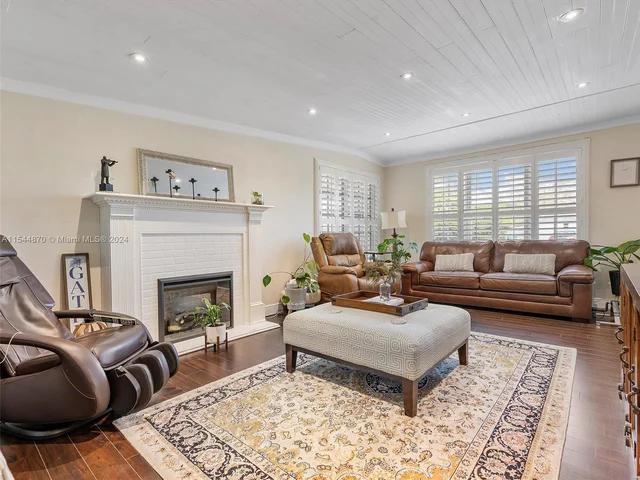 5558 SW 89th Pl, Miami FL 33165