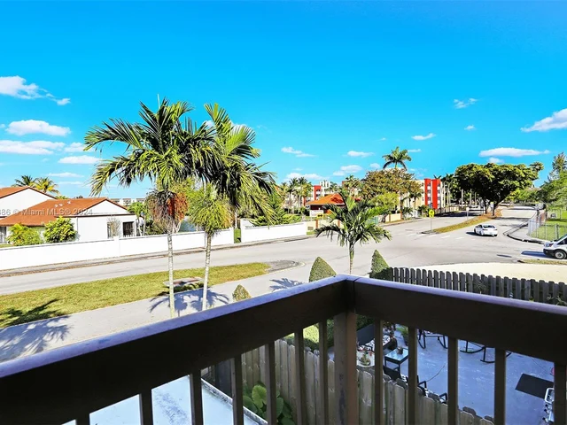 1611 SW 124th Place Concourse, Miami FL 33175