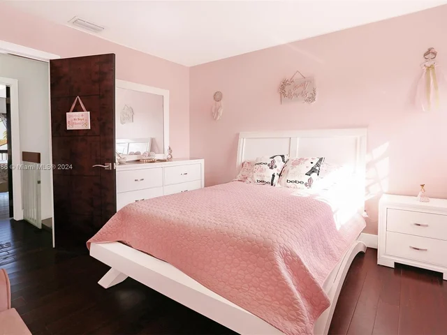 1611 SW 124th Place Concourse, Miami FL 33175