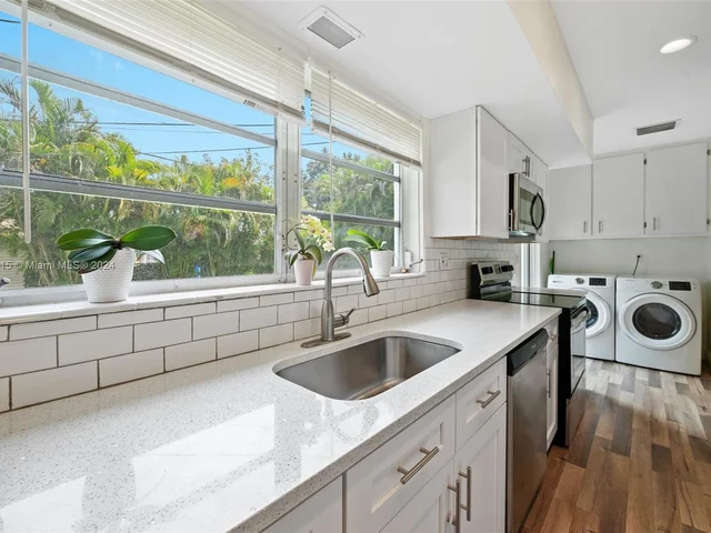 205 S 57th Ter, Hollywood FL 33023