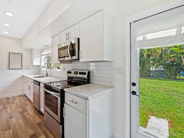 205 S 57th Ter, Hollywood FL 33023