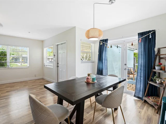 205 S 57th Ter, Hollywood FL 33023