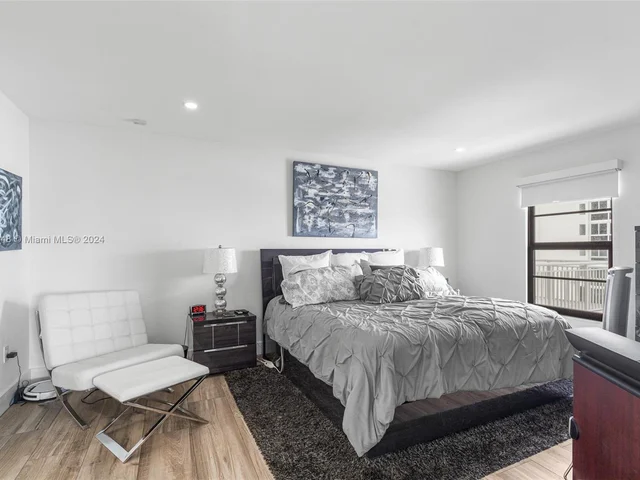 3100 NE 48th St # 312, Fort Lauderdale FL 33308