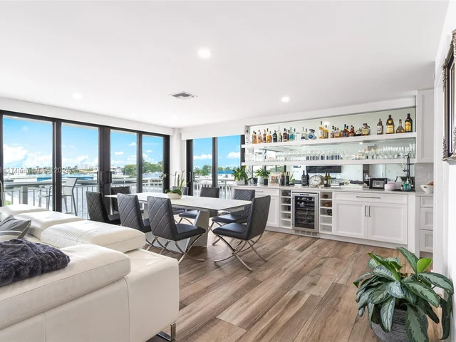 3100 NE 48th St # 312, Fort Lauderdale FL 33308