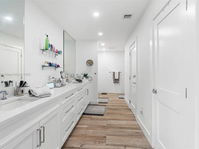 3100 NE 48th St # 312, Fort Lauderdale FL 33308