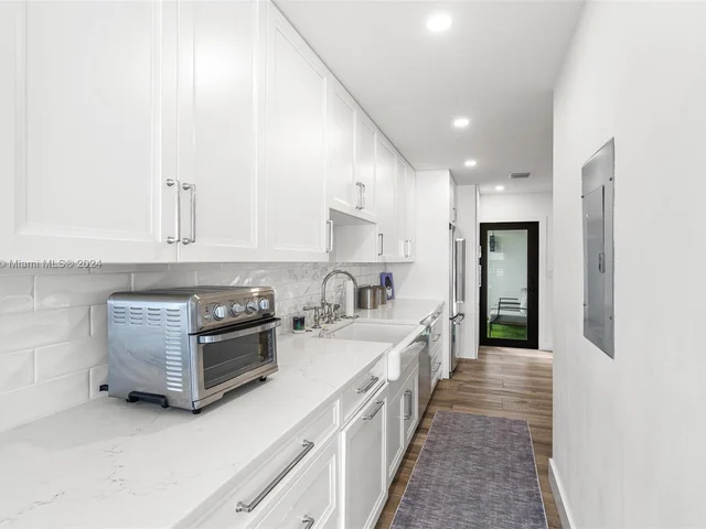 3100 NE 48th St # 312, Fort Lauderdale FL 33308