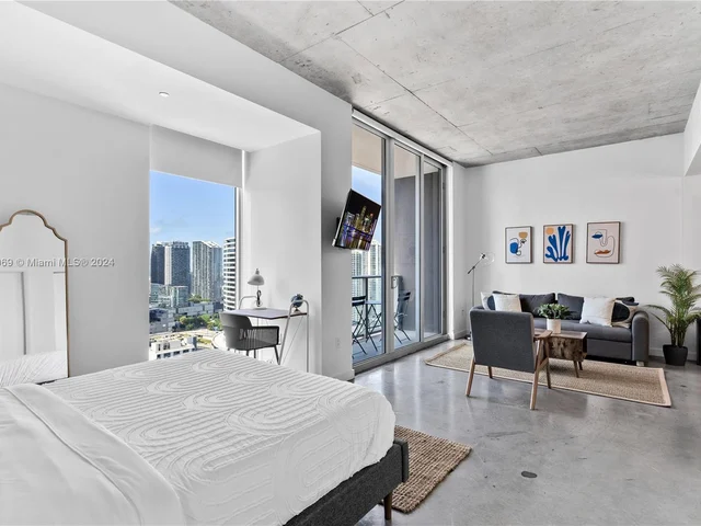 151 SE 1st St # 3203, Miami FL 33131