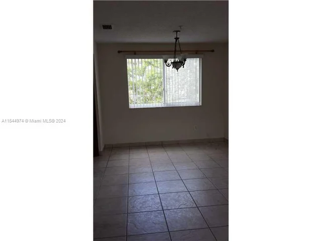 8177 NW 8th St # D7, Miami FL 33126