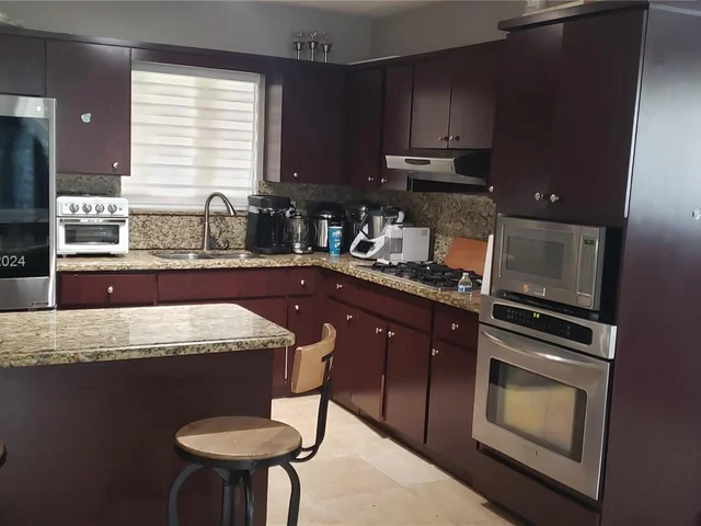 7931 SW 15th St, Miami FL 33144