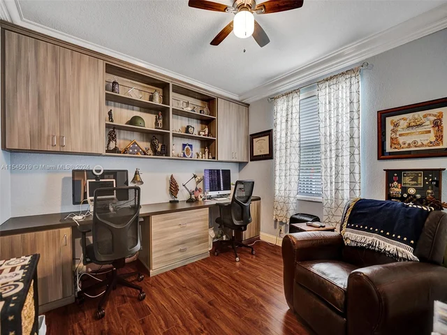 4040 Sanderling Ln, Weston FL 33331