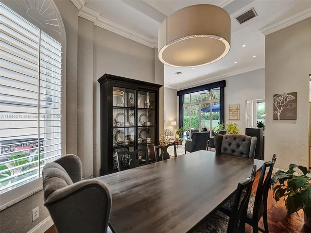 4040 Sanderling Ln, Weston FL 33331