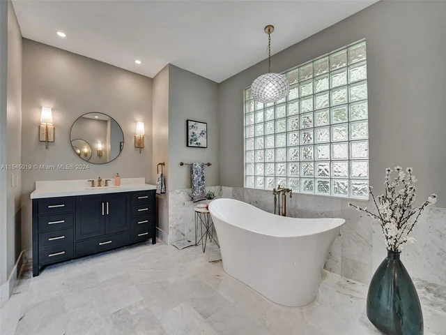 4040 Sanderling Ln, Weston FL 33331