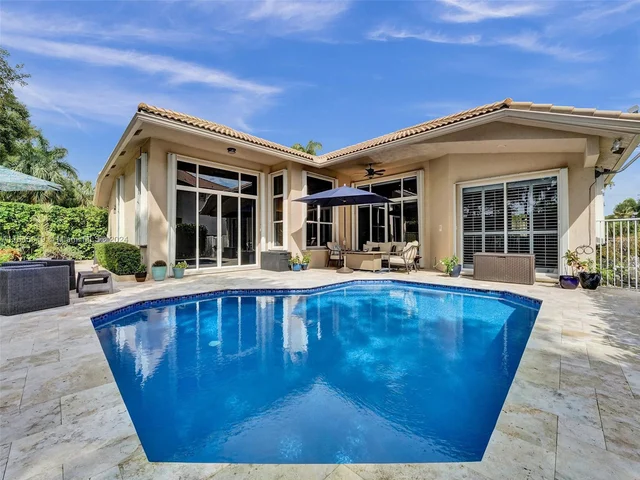 4040 Sanderling Ln, Weston FL 33331