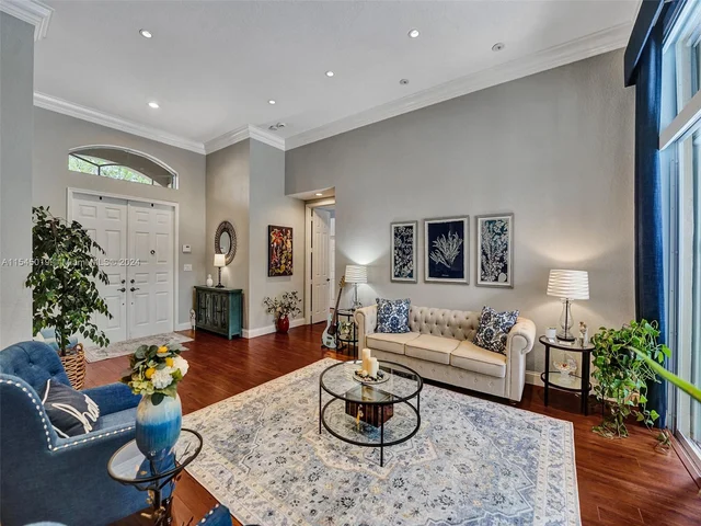 4040 Sanderling Ln, Weston FL 33331