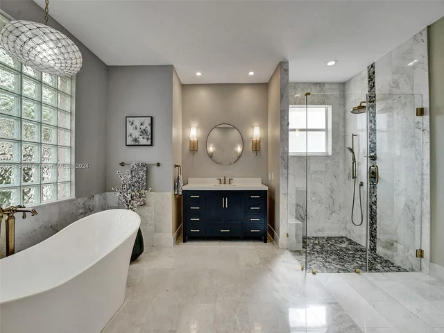 4040 Sanderling Ln, Weston FL 33331