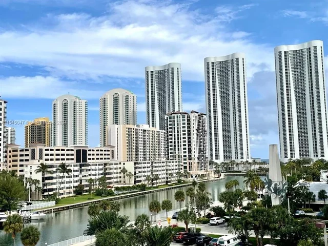 500 Bayview Dr # 527, Sunny Isles Beach FL 33160