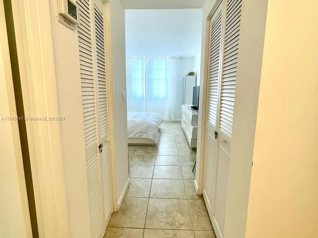 500 Bayview Dr # 527, Sunny Isles Beach FL 33160