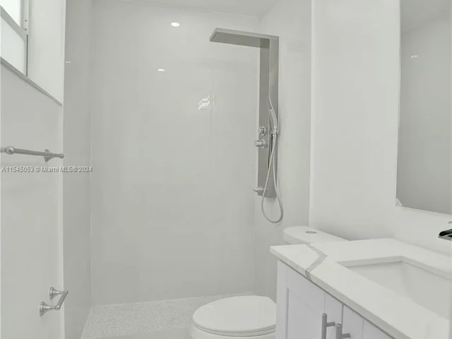 4440 NE 16th Ave, Oakland Park FL 33334