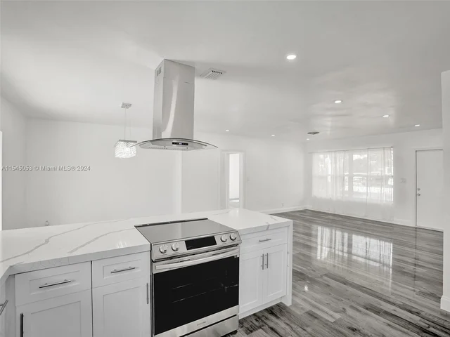 4440 NE 16th Ave, Oakland Park FL 33334