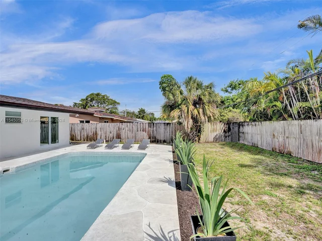 4440 NE 16th Ave, Oakland Park FL 33334