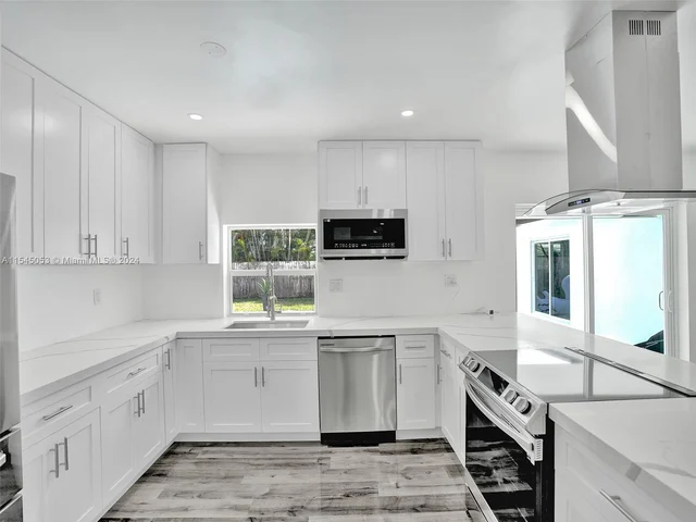 4440 NE 16th Ave, Oakland Park FL 33334